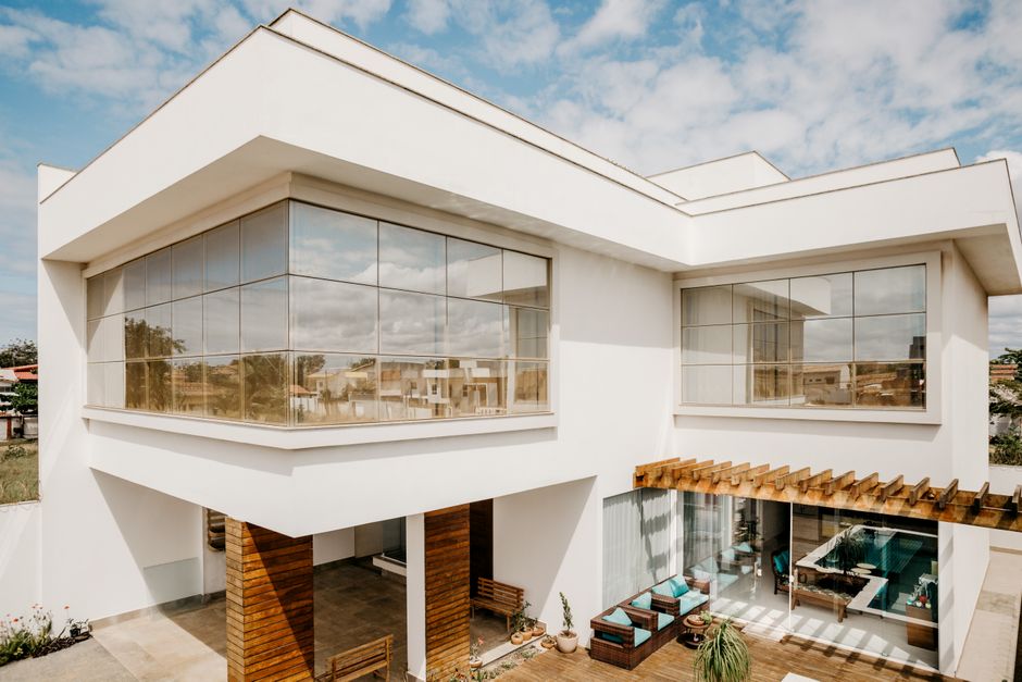 Bright, modern home in a beautiful Indianapolis neighborhood, representing the local real estate market.